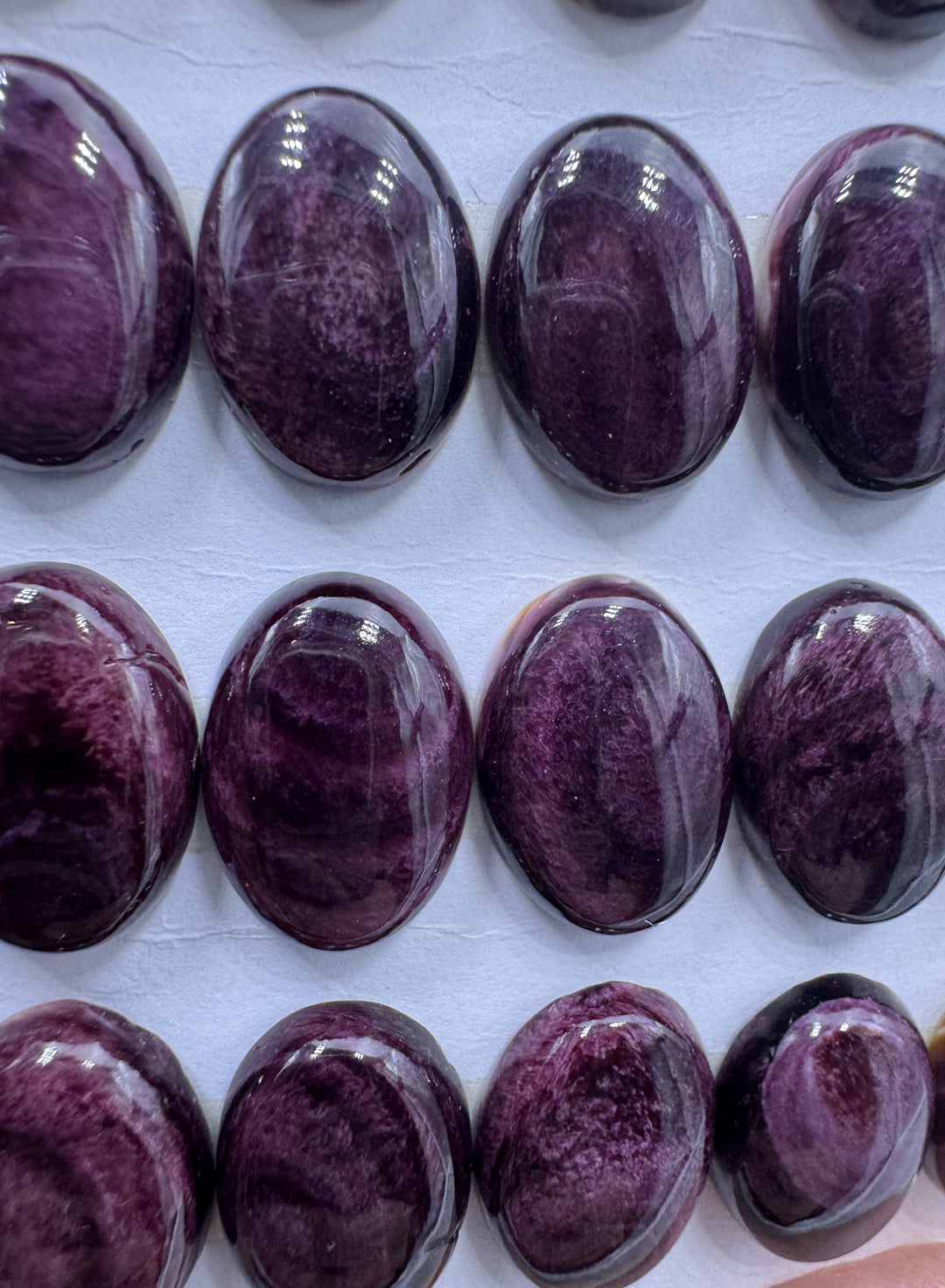 Deep Purple Spiny Oyster 10x14mm Oval Shaped Cabochons (One