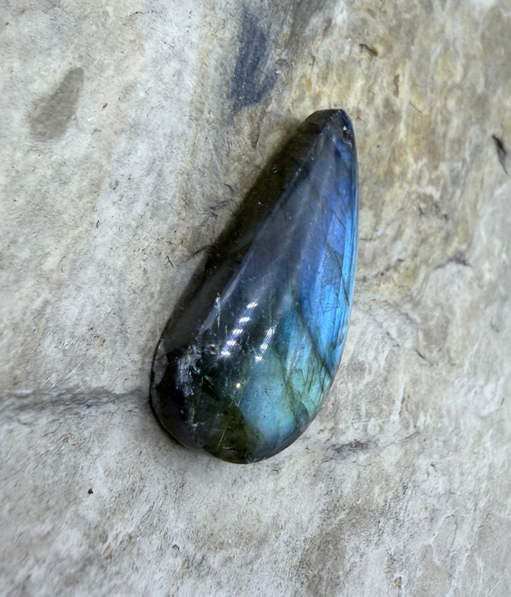 Flashy Labradorite Focal Pendant Bead 16x33mm - Labradorite