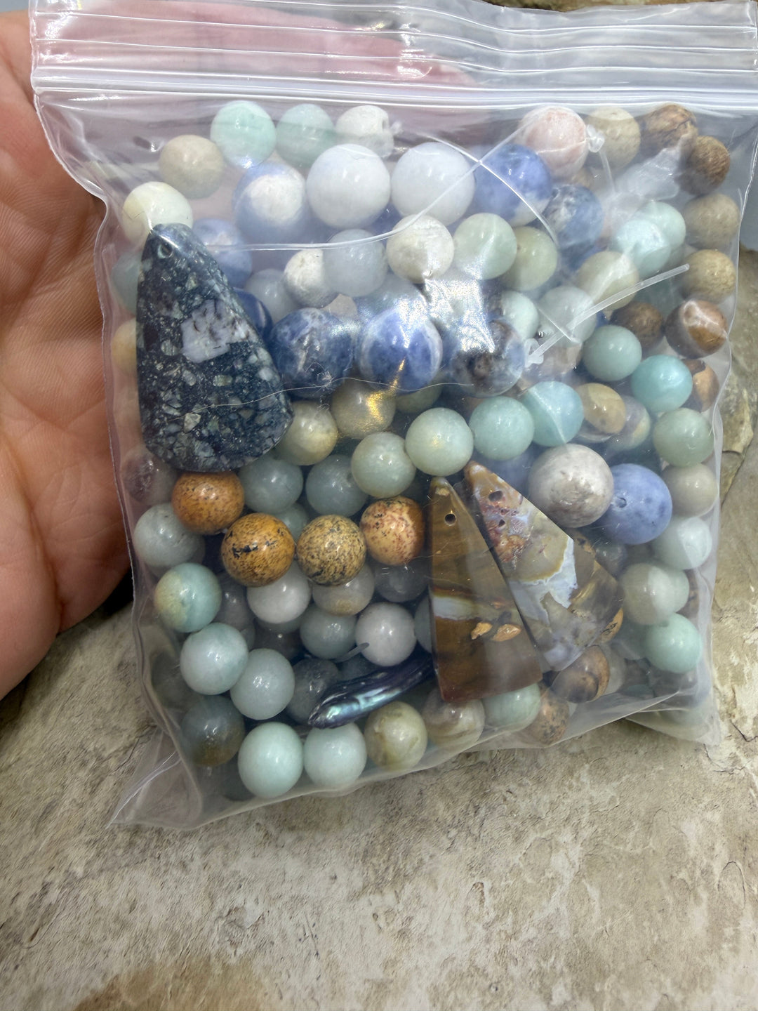 FRIDAY BARGAIN BONUS LOT of Bead Strands Focal Pendant