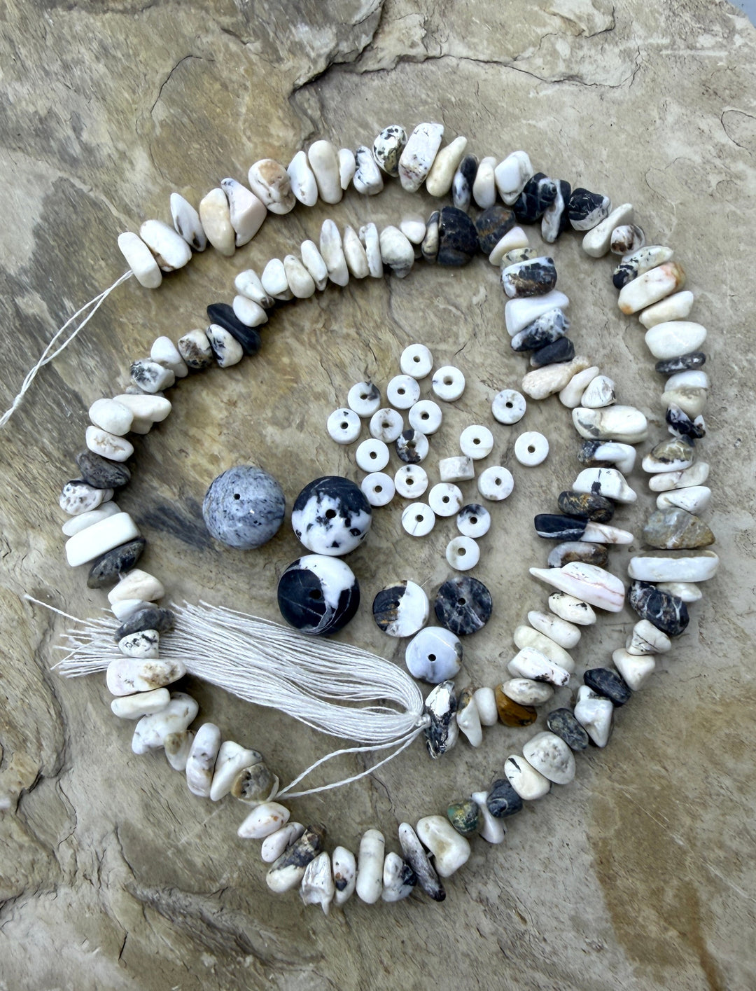 FRIDAY BARGAIN BUY LOT of Mixed White Buffalo Beads - White