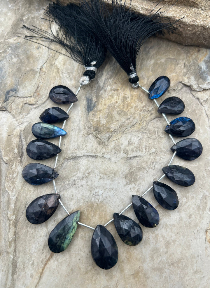 FRIDAY BARGAIN Flashy Black Labradorite Graduated Teardrop