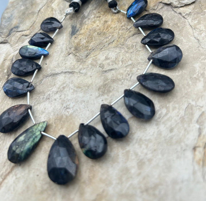 FRIDAY BARGAIN Flashy Black Labradorite Graduated Teardrop