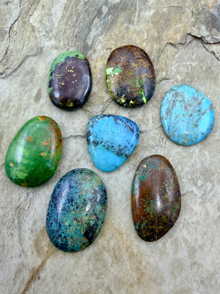 FRIDAY BARGAIN Hubei Turquoise (China) LOT of 7 Cabochons