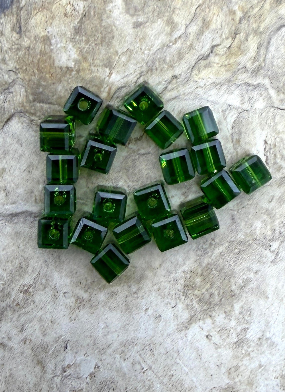 FRIDAY BARGAIN LOT of 20 ’Fern Green’ Swarovski Crystal 4mm