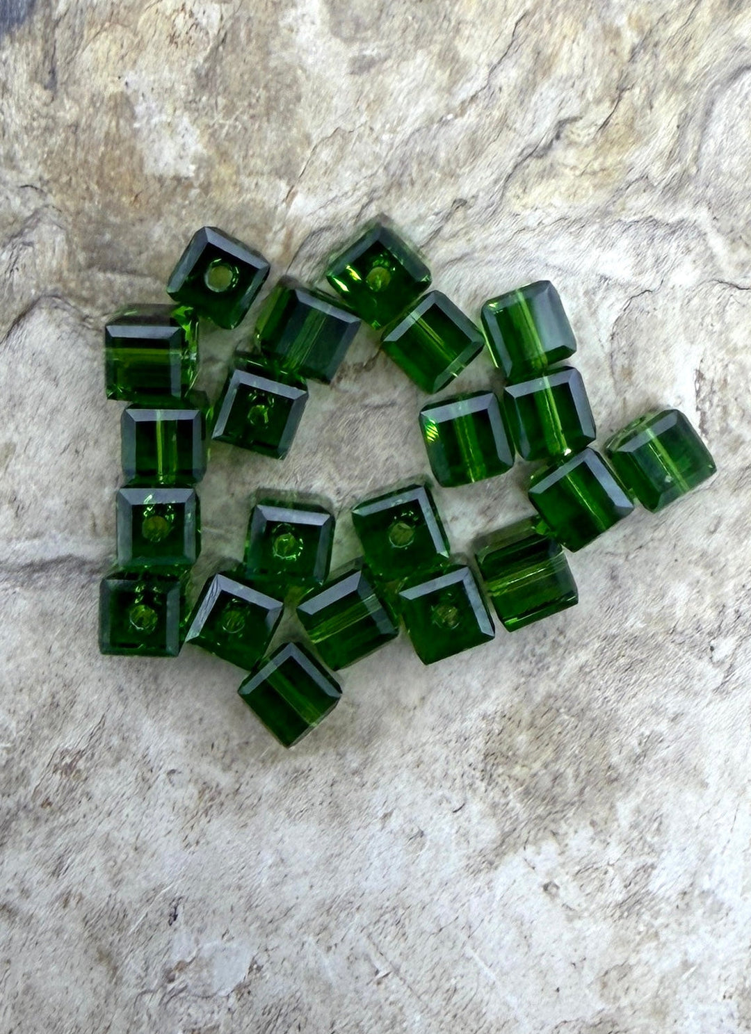FRIDAY BARGAIN LOT of 20 ’Fern Green’ Swarovski Crystal 4mm