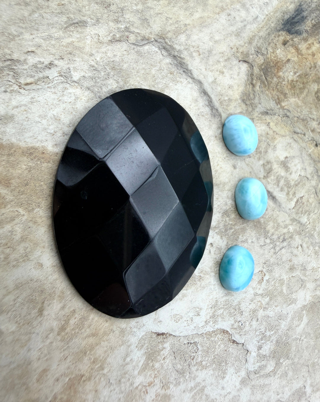 FRIDAY BARGAIN LOT of 4 Cabochons Black Onyx and Larimar