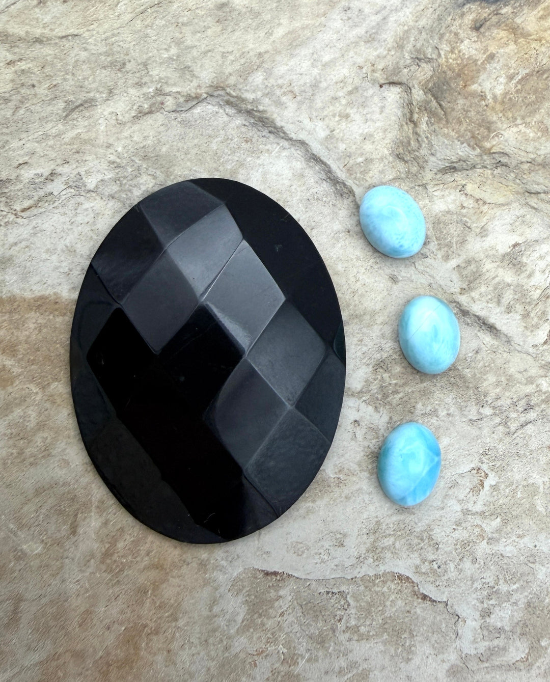 FRIDAY BARGAIN LOT of 4 Cabochons Black Onyx and Larimar