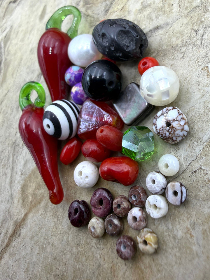 FRIDAY BARGAIN LOT of Mixed Beads Wild Horse Glass Spiny