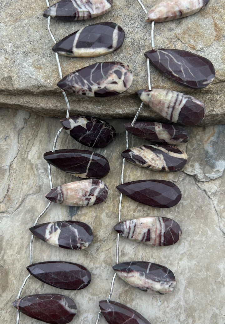 FRIDAY BARGAIN Zebra Jasper (Arica) Graduated Briolette