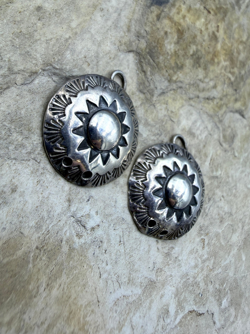 FRIDAY ESTATE FIND Sterling Silver Oxidized Earring
