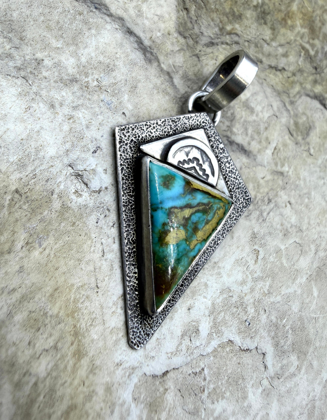 FRIDAY ESTATE FIND Sterling Silver Turquoise Native