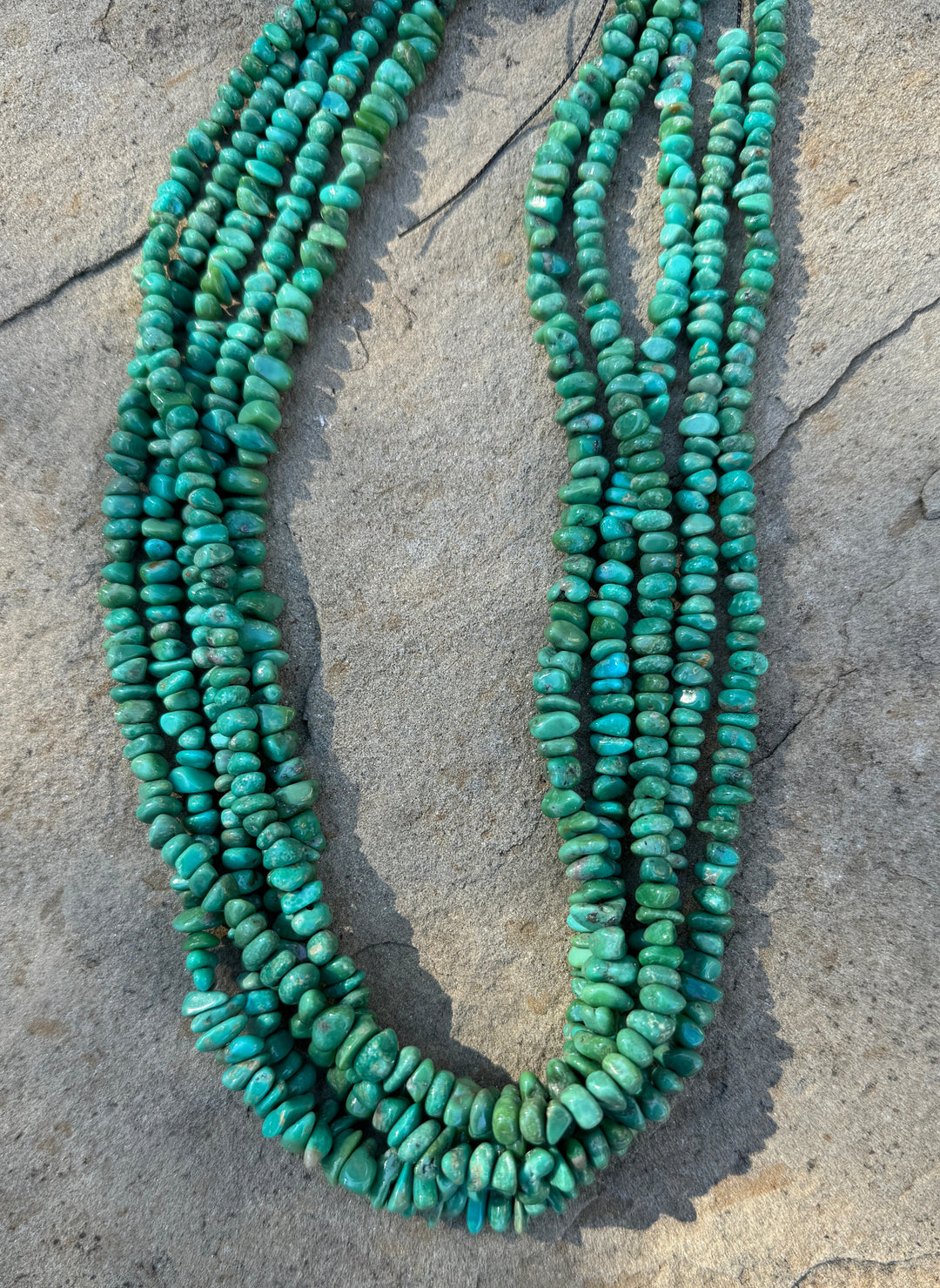Green Campitos (Mex) Turquoise 5-6mm Chip/Nugget Beads 18