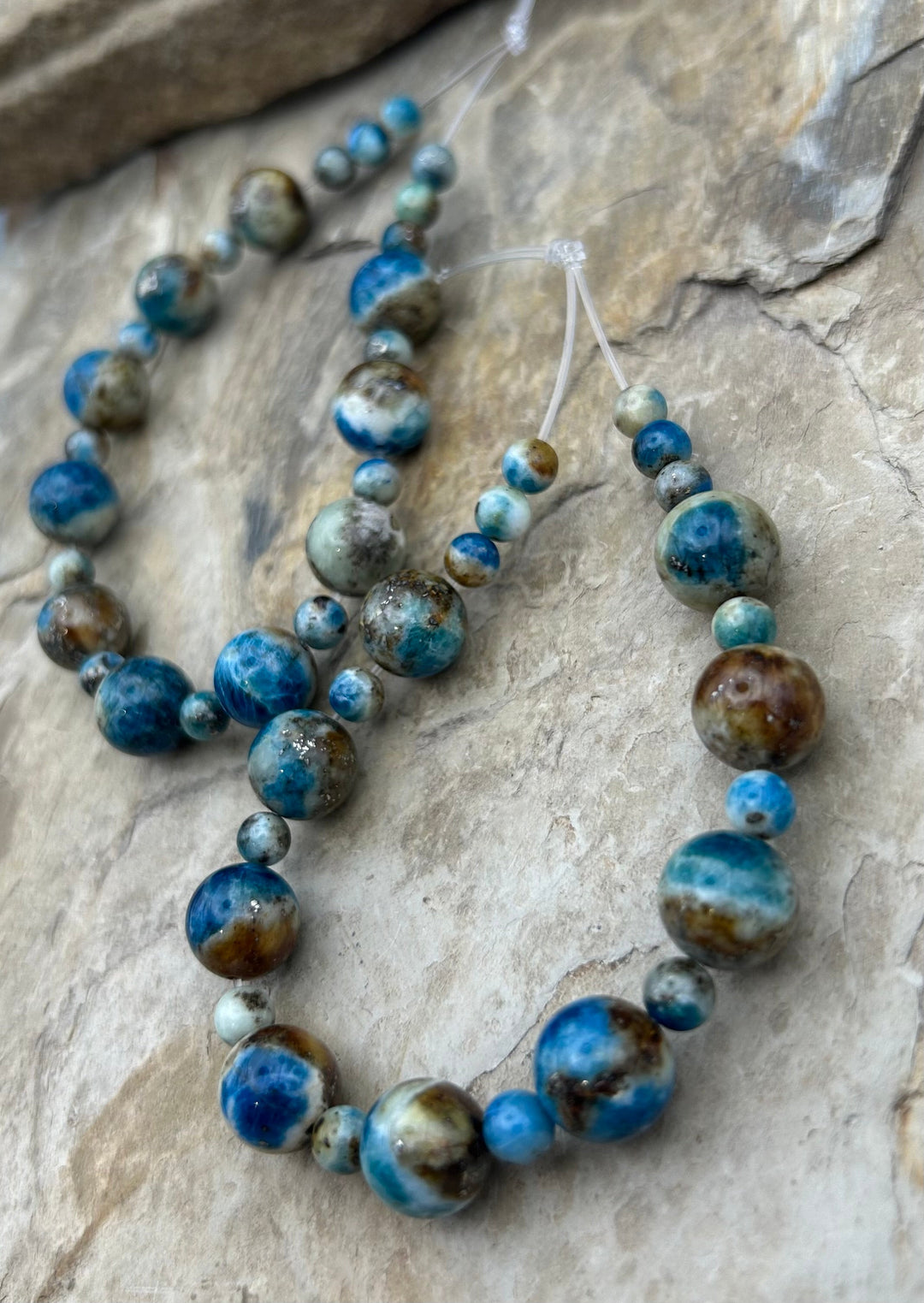 High Grade Hackmanite (Afghanistan) 5-11mm Round Beads 7.5