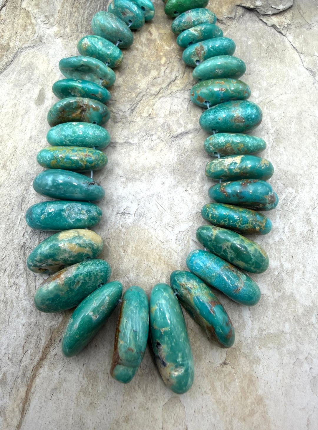 Kingman Turquoise (Arizona) Graduated Focal Strand