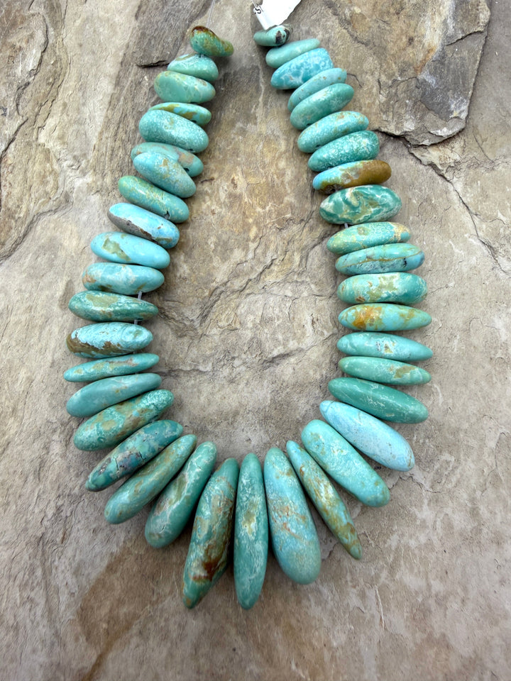 Kingman Turquoise (Arizona) Graduated Focal Strand