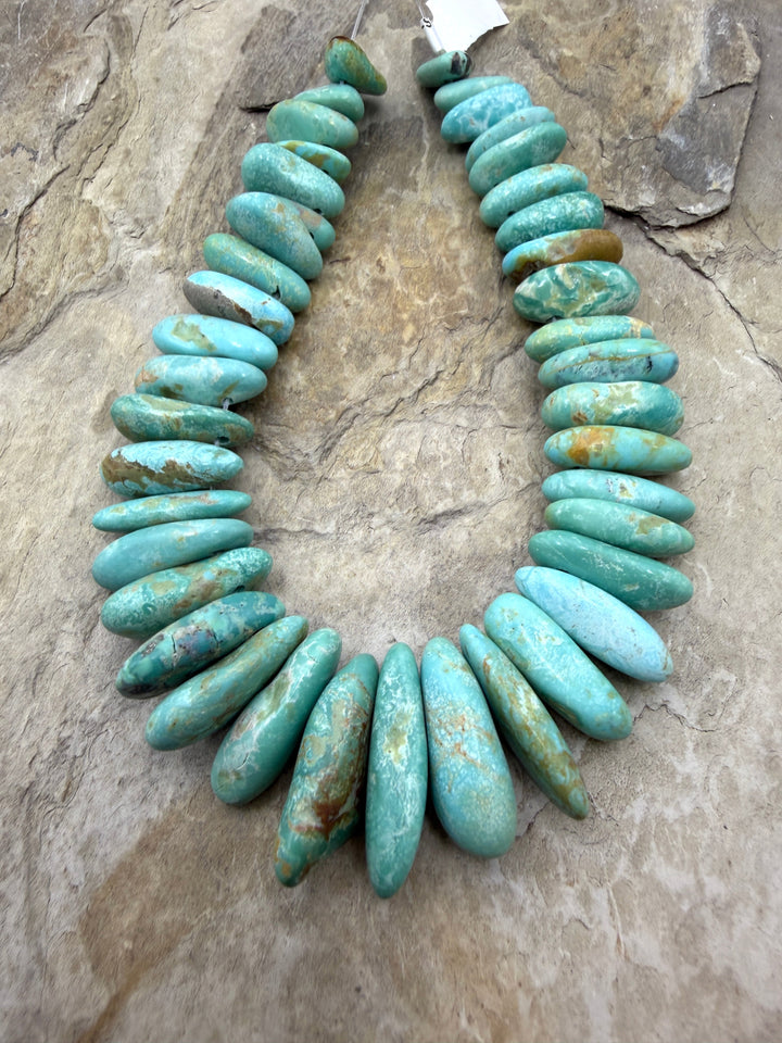 Kingman Turquoise (Arizona) Graduated Focal Strand