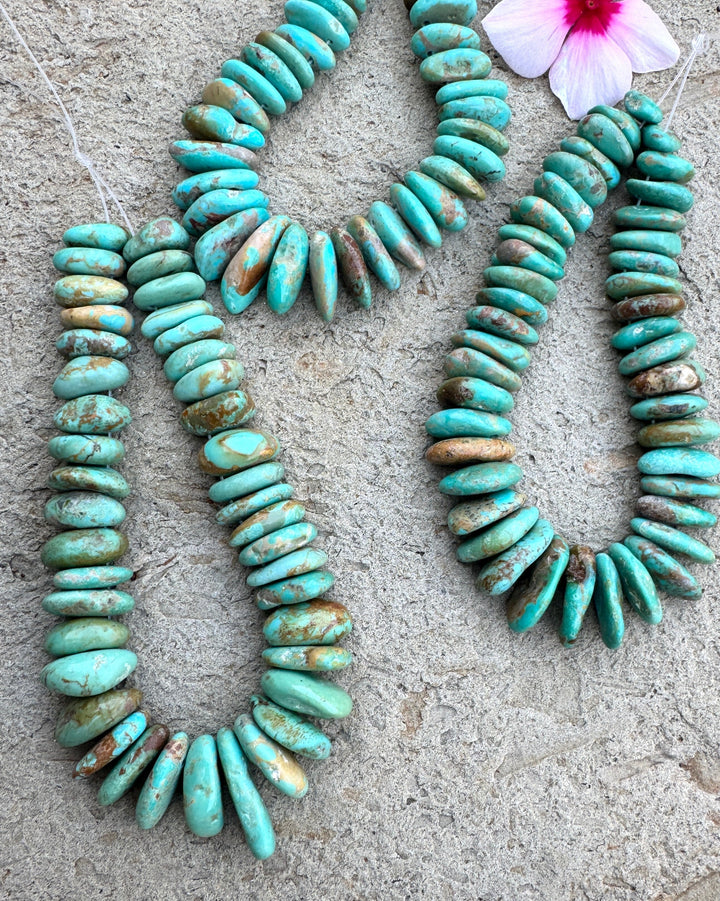 Kingman Turquoise (AZ) Graduated 10x15-12x25mm Long Nugget
