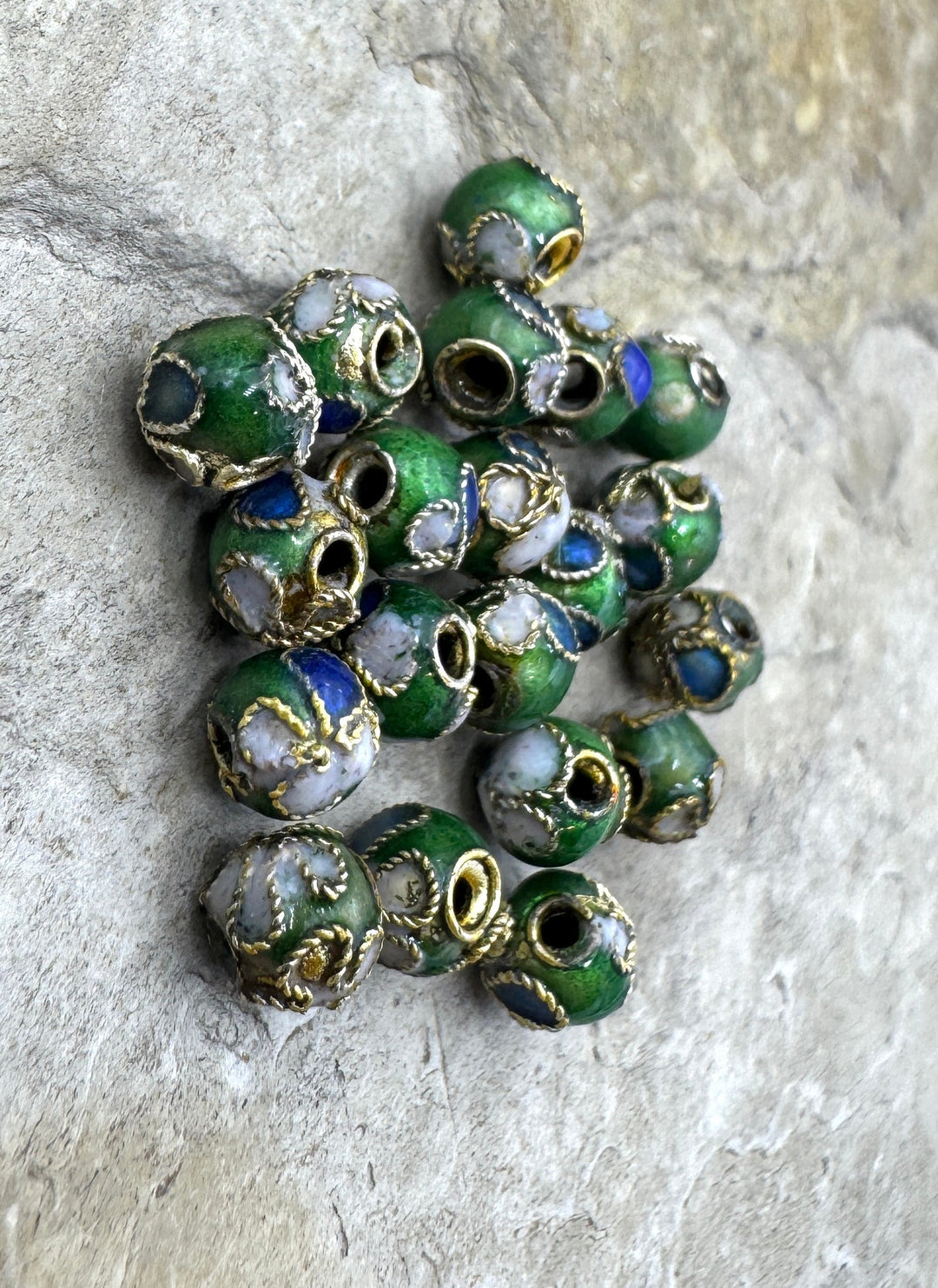 Lot of 20 Green Enamel 5mm Round Beads - Findings