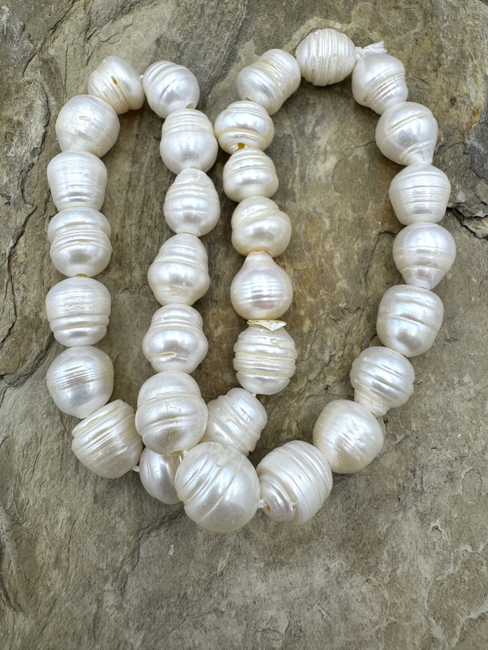 LOT of 7 BUttery White X-LARGE 12-14mm (Large Hole) Ringed