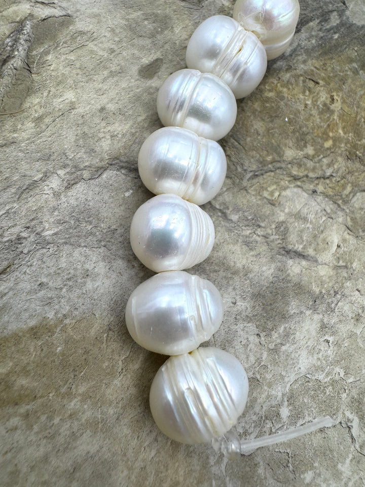 LOT of 7 X-LARGE 113-15mm Large Hole Ringed Pearls 7 Pearls