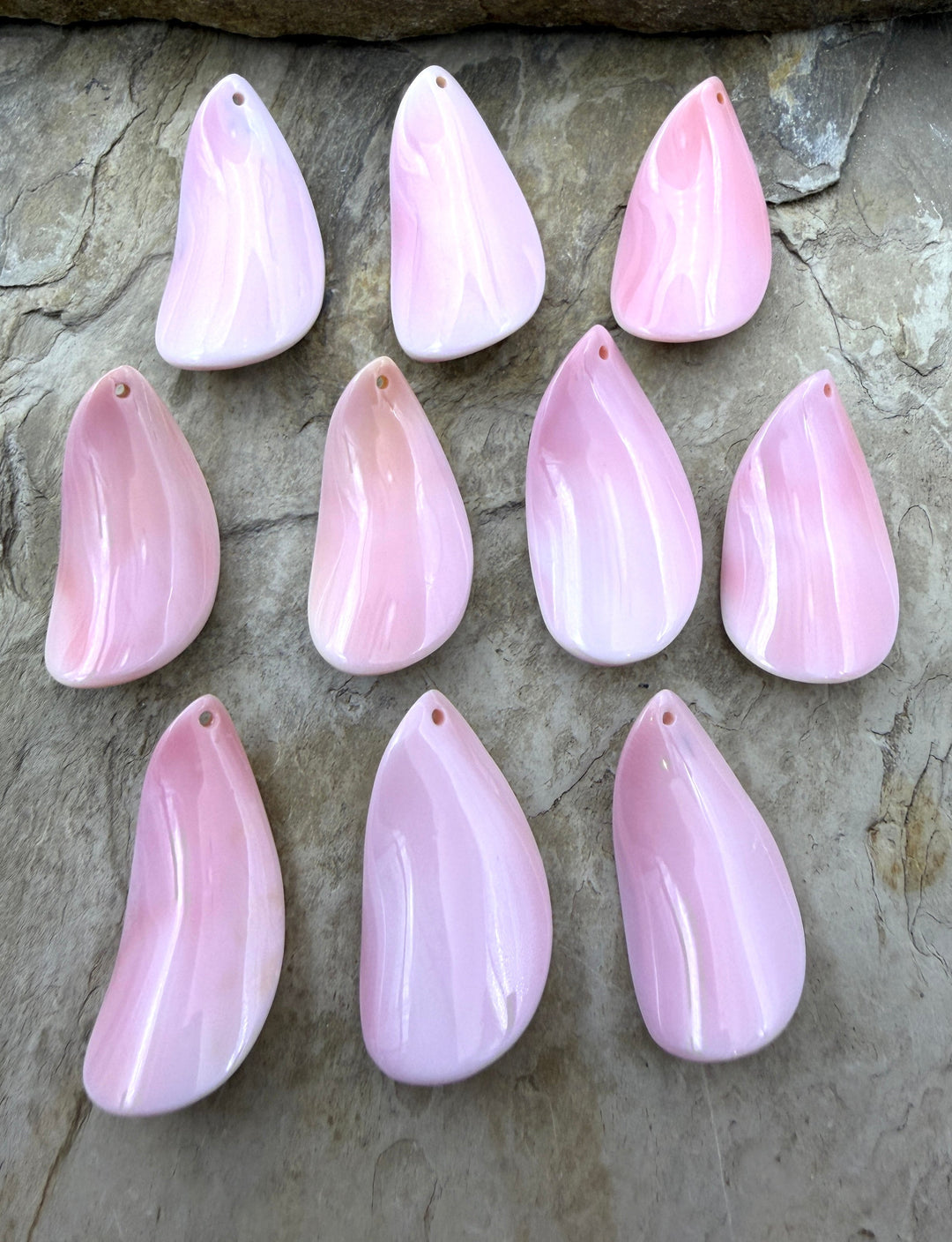 Natural Pink Queen Conch Freeform Pendant Beads 24x40mm