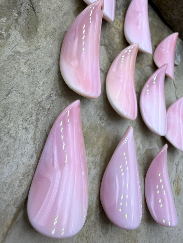 Pink Queen Conch Freeform Pendant Beads 24x40mm One Pendant