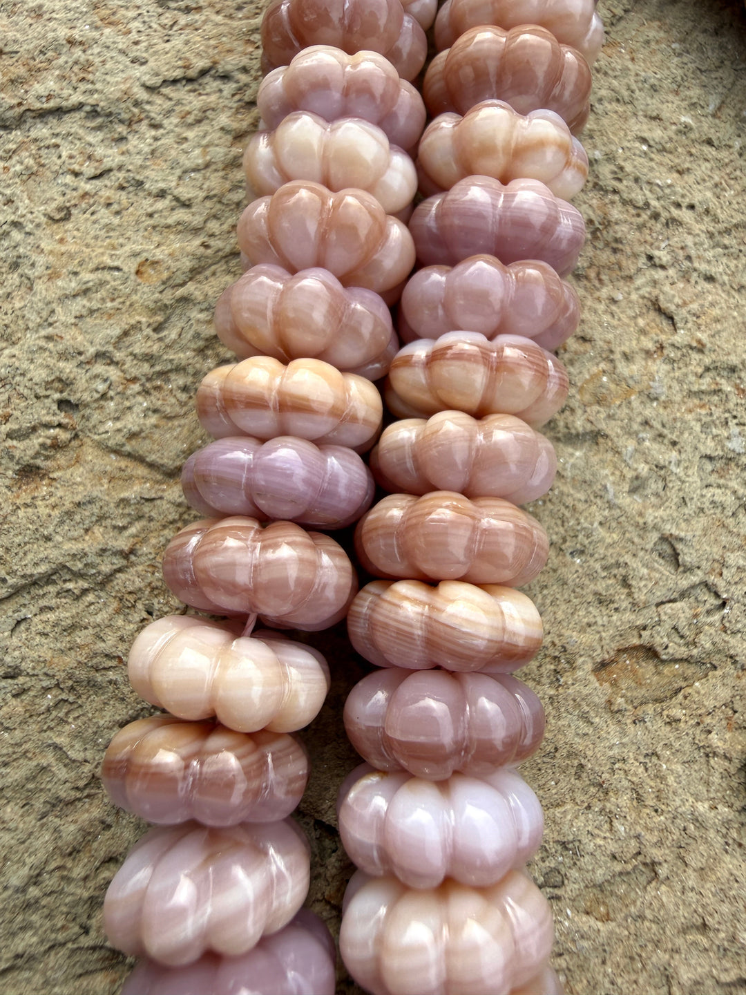 Pink Mother Of Pearl Flower Beads 14mm 15 Inch Strand