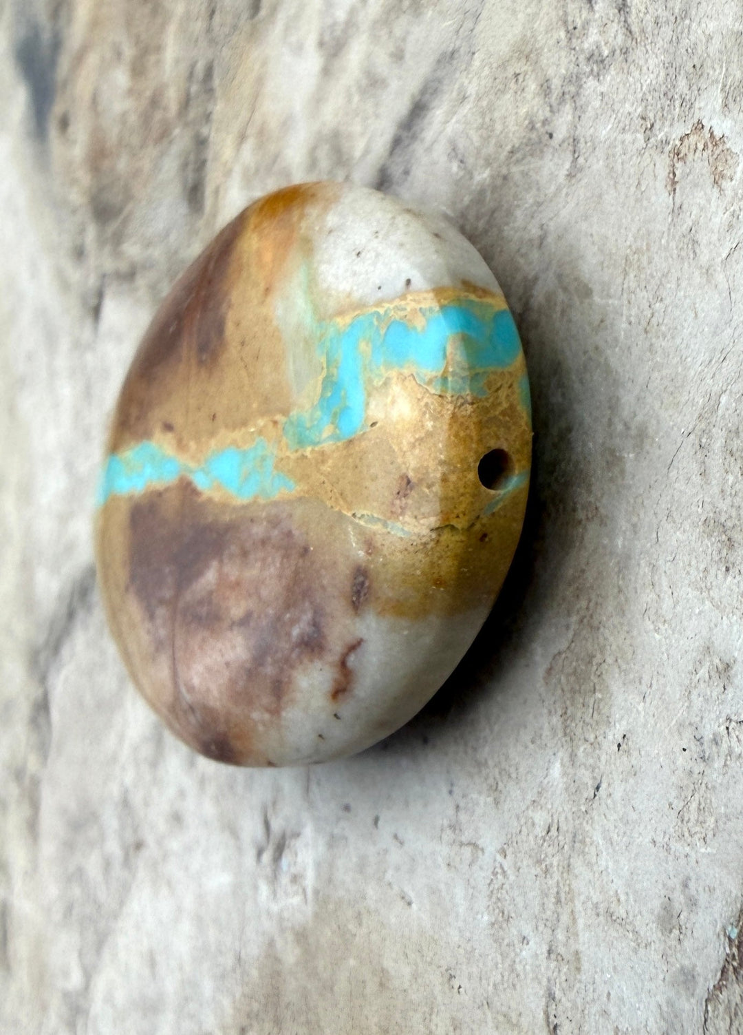 RARE AAA+ Royston Ribbon Turquoise (NV) 23x30mm Oval Focal