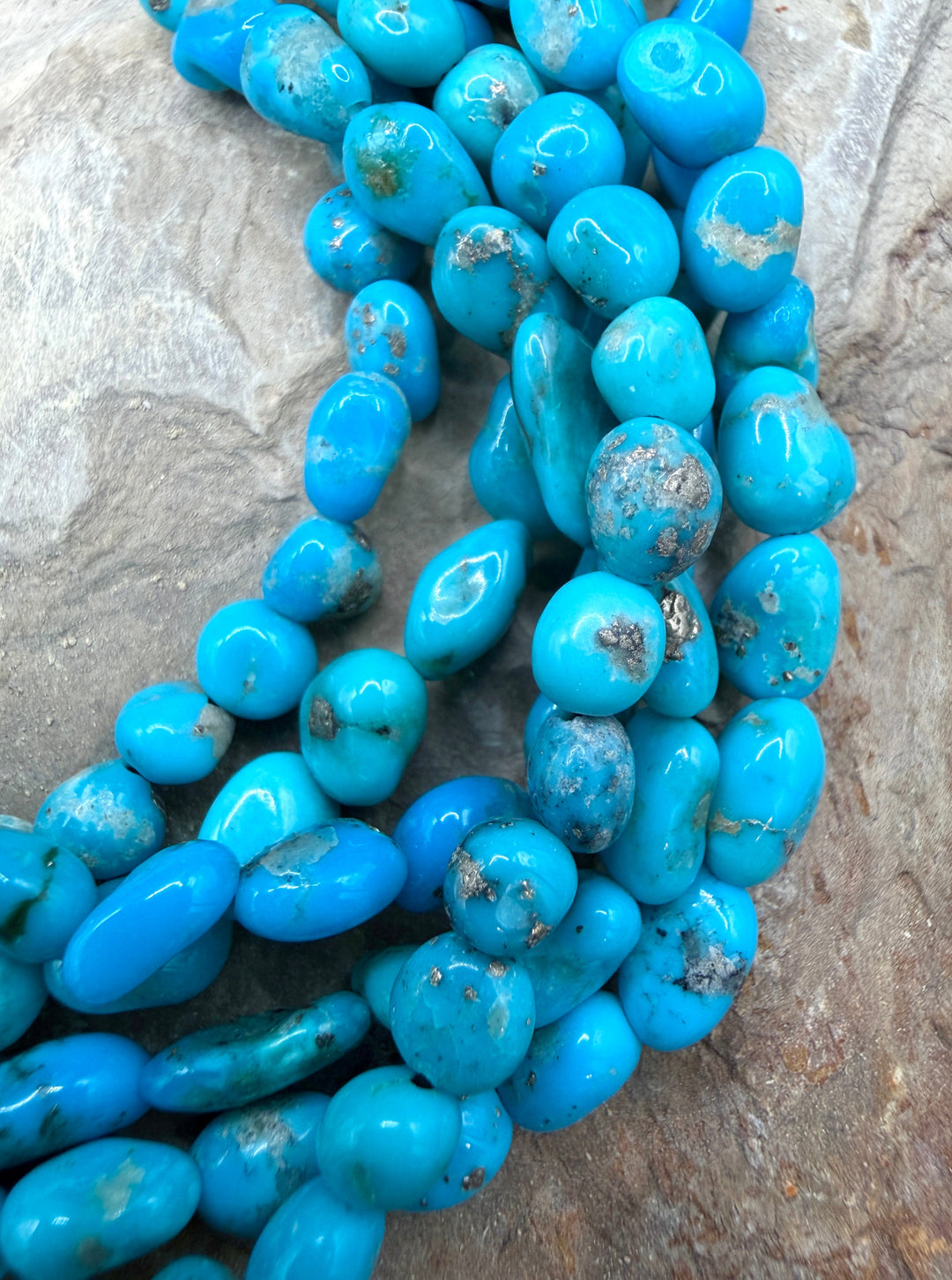 RARE Castle Dome Turquoise (AZ) Nugget Beads 6-7mm ONE 16