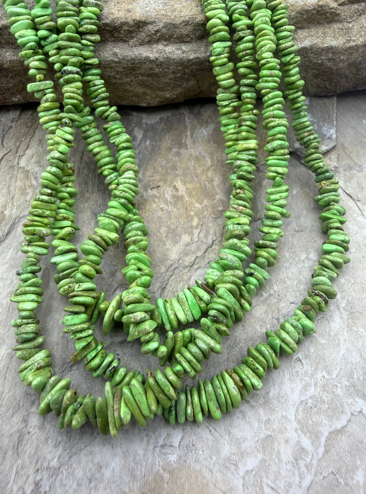 RARE Gaspeite (Canada) Graduated 4-7mm Flat Chip Beads 16
