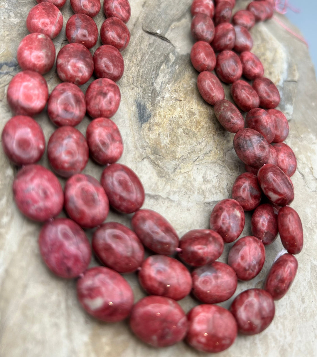 RARE Natural Thulite (Norway) BIG Oval Bead 12x16mm 16 Inch