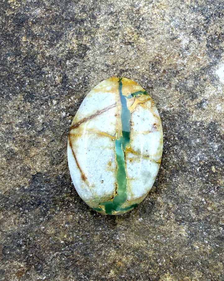 RARE Royston Ribbon Turquoise (NV) 18x25mm Oval Focal Bead
