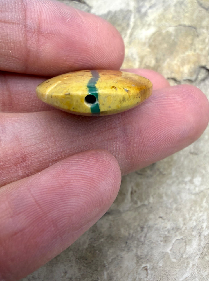 RARE Royston Ribbon Turquoise (NV) 21x38mm Oval Focal Bead