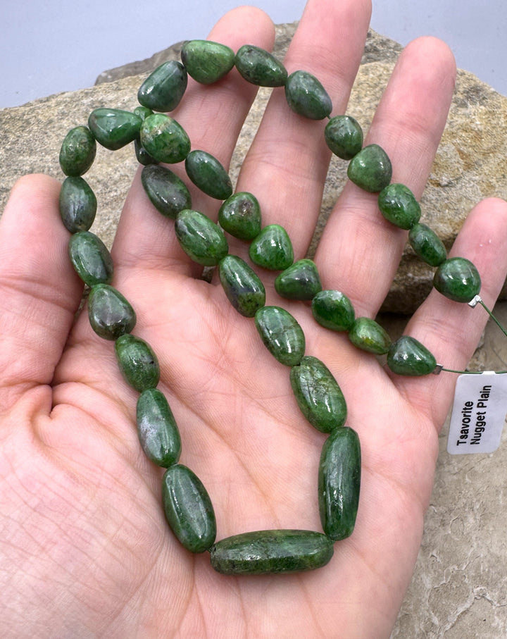 RARE Tsavorite (Tanzania) Graduated 8x10mm-9x21mm Nugget