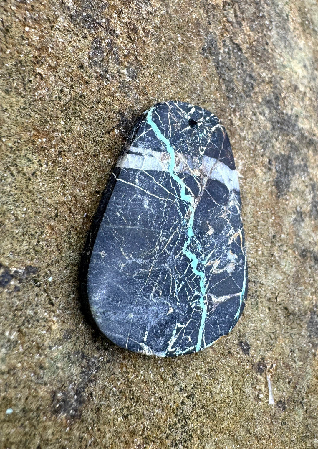 Sierra Nevada Ribbon Turquoise (Nevada) Focal Pendant Bead