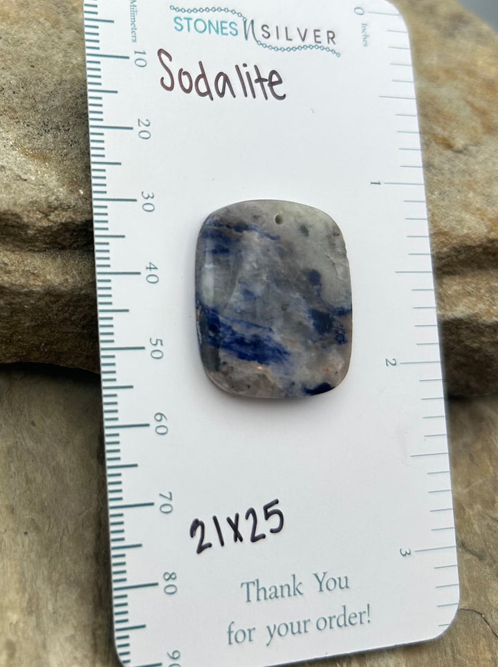 Sodalite Focal Pendant Bead 21x25 - Tourmaline