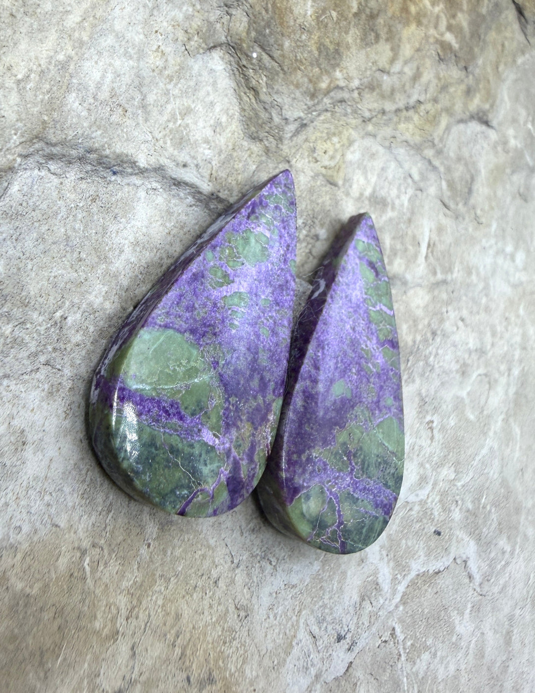 Stichite/Atlantisite (Australia) Teardorp Cabochon Matched