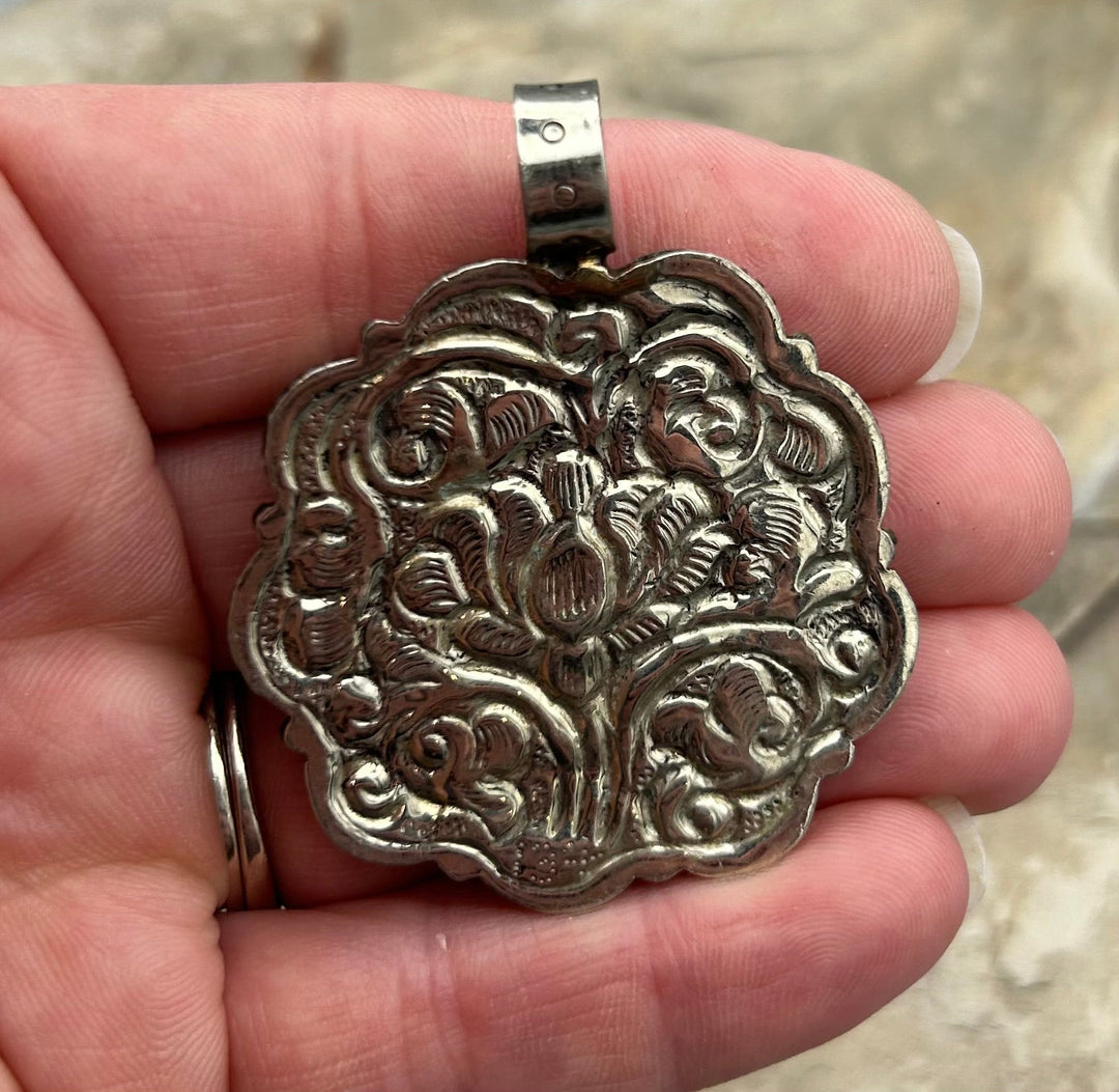 Turquoise and Spiny Oyster Rose Pendant 42x54mm (Base